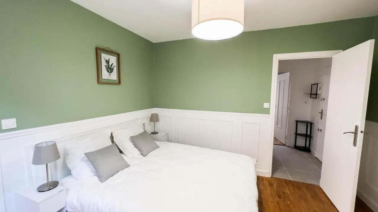 Appartement 4 Etoiles En Centre Ville De Vichy - Le Basile
